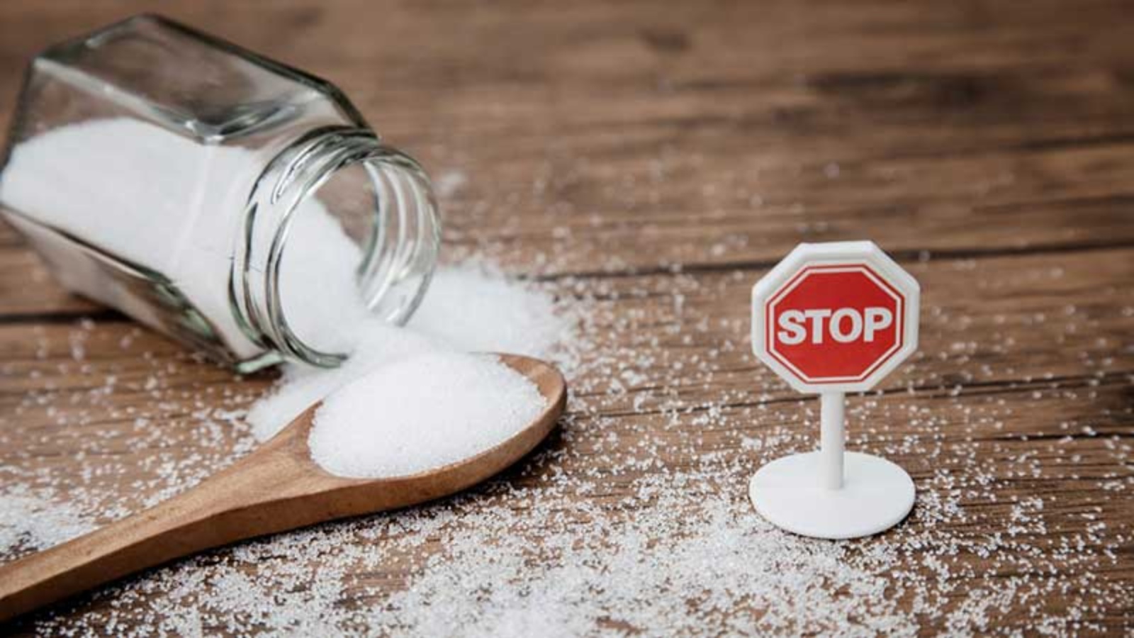 Соль и сахар на нашем столе